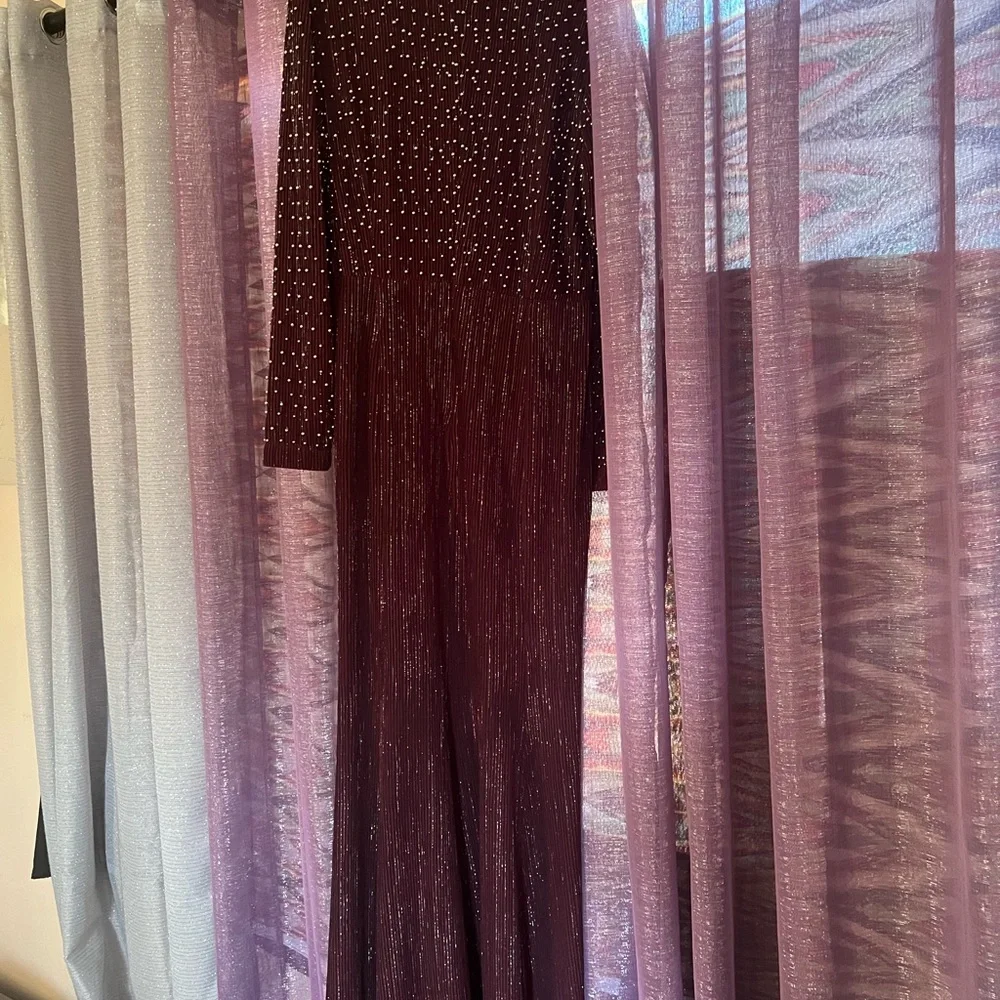 Dress - Picture 3 of 4